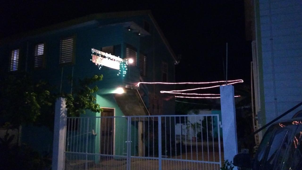 Placencia Hostel Ngoại thất bức ảnh