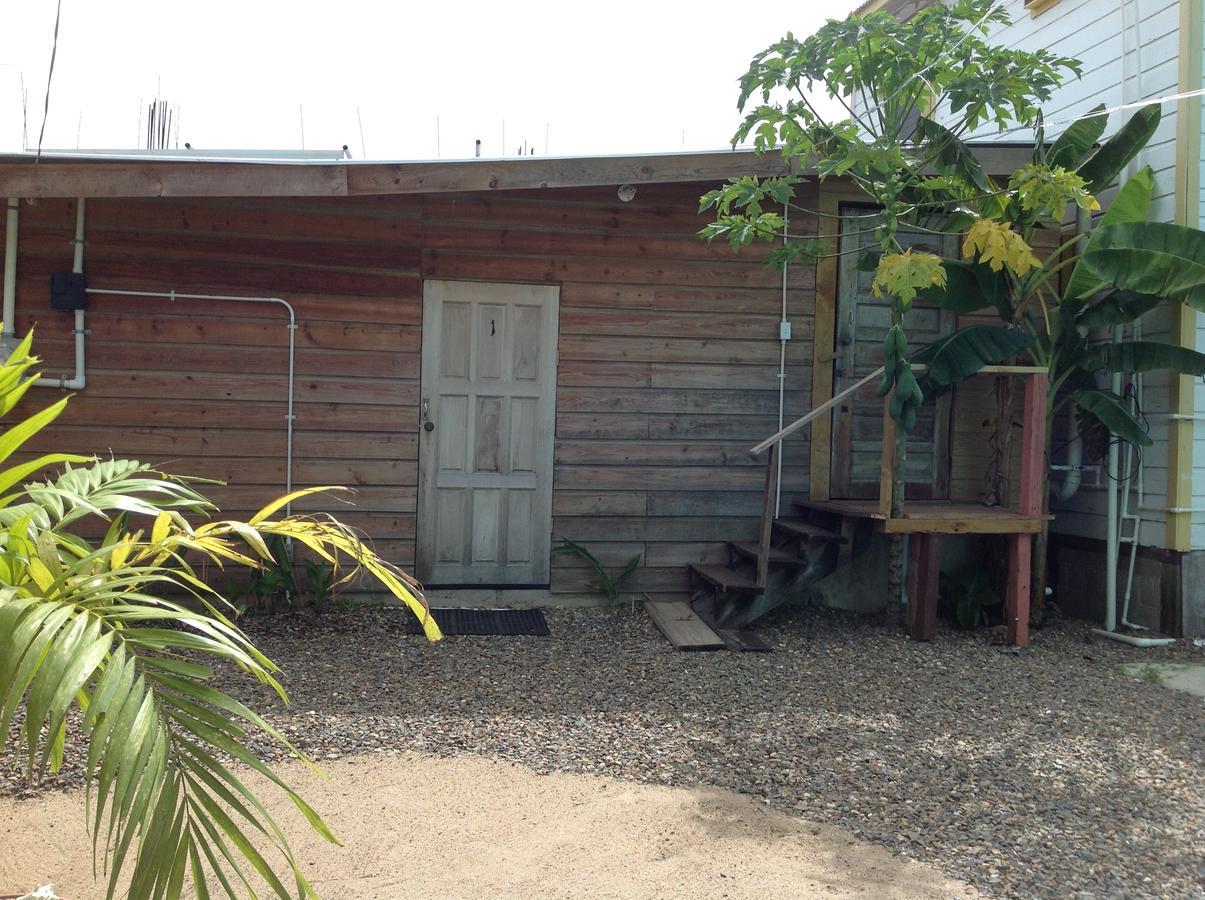 Placencia Hostel Ngoại thất bức ảnh