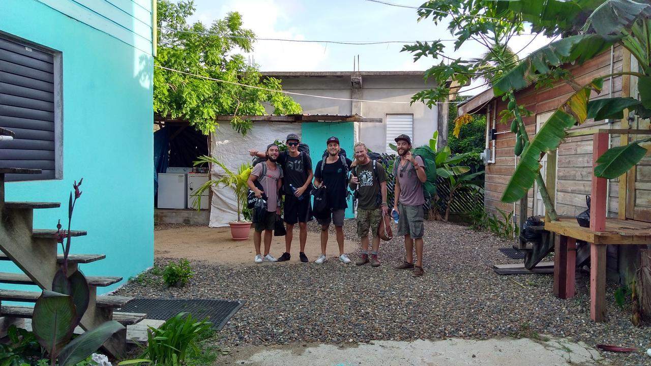 Placencia Hostel Ngoại thất bức ảnh